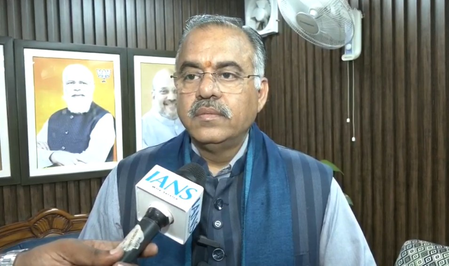 असदुद्दीन ओवैसी यांच्याकडून धर्माच्या नावाखाली देशाची दिशाभूल