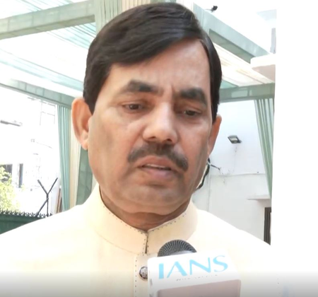 नमाजावेळी काळी पट्टी बंधणाऱ्यावर काय म्हणाले हुसेन ?