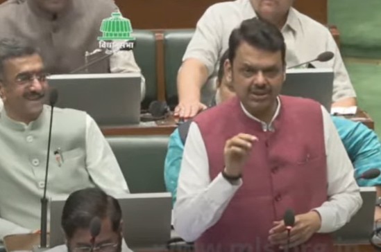 कामराला समर्थन देणाऱ्या विरोधी बाकावरच्यांनी सुपारी दिली आहे का?