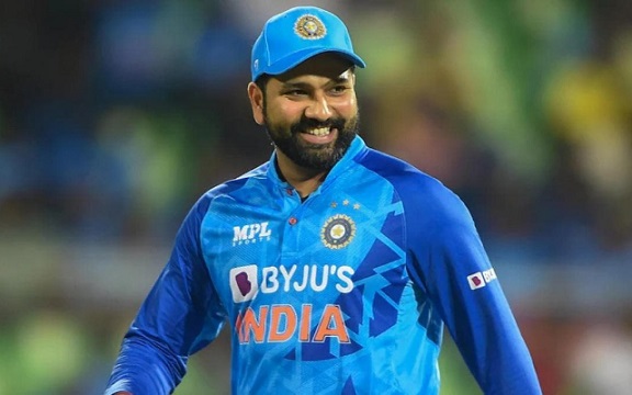 काँग्रेसने रोहित शर्माची खिल्ली उडवताच भाजप आक्रमक