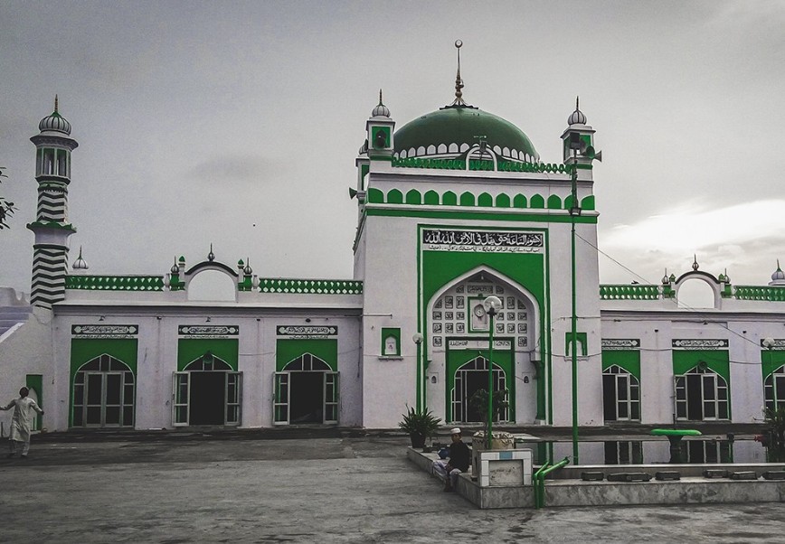 न्यायालयाच्या आदेशानंतर संभल येथील जामा मशिदीच्या रंगकामाला सुरुवात