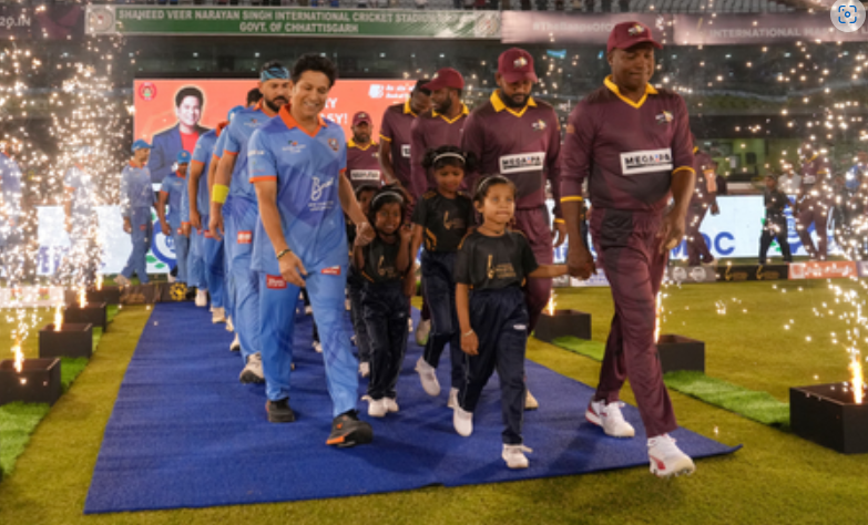 तेंडुलकर विरुद्ध लारा अंतिम सामन्यात भिडणार