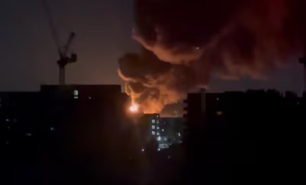 वीजपुरवठा खंडित झाल्याने लंडनमधील हीथ्रो विमानतळ बंद