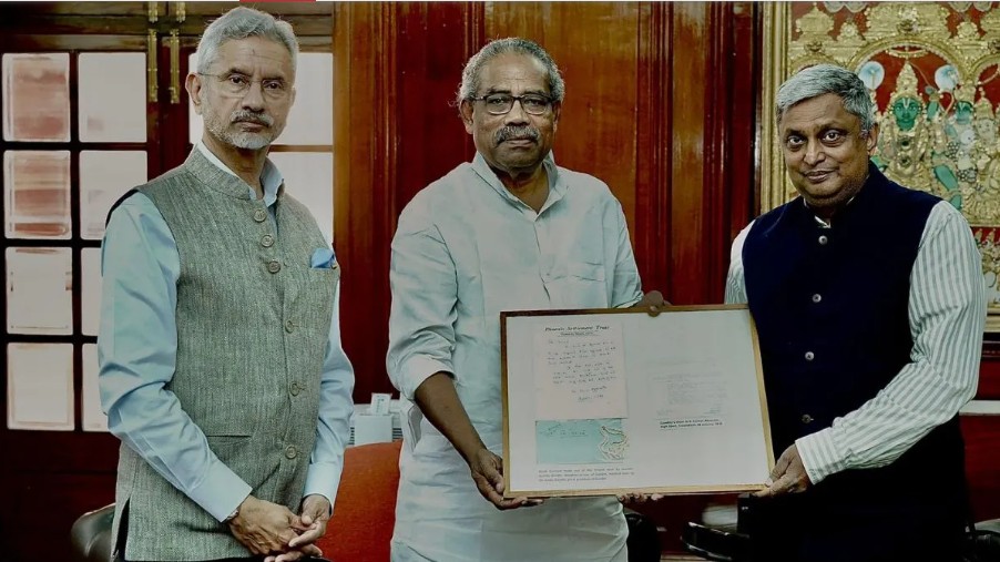 आफ्रिकन ट्रस्टने महात्मा गांधींचा वारसा भारताला सोपवला!