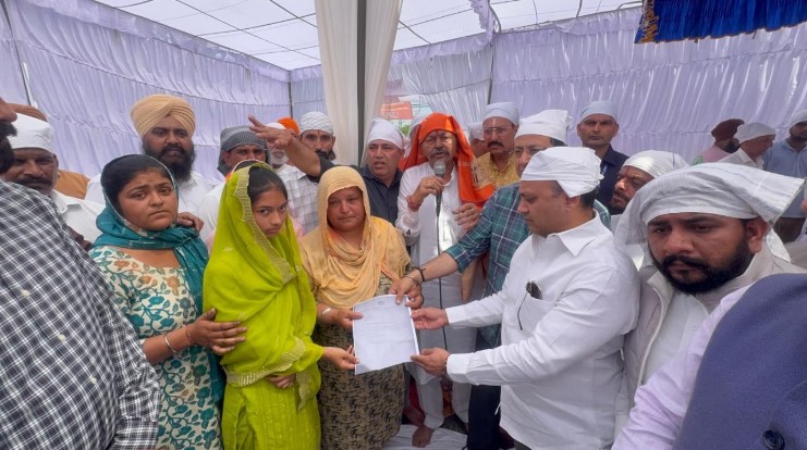 पंजाबचे जिल्हाप्रमुख मंगतराम मंगा यांच्या कुटूंबियांना शिवसेनेकडून १० लाखांची मदत सुपूर्द!