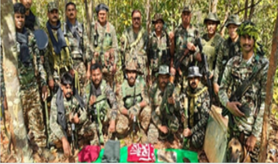 झारखंड: सुरक्षा दलांकडून नक्षलवाद्यांचे तळ उध्वस्त!
