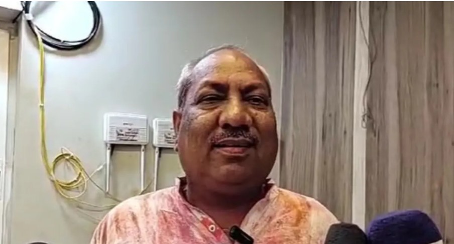 होळीच्या रंगांची समस्या आहे त्यांनी देश सोडून जावे!