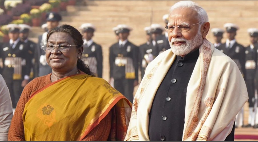 देशभरात होळीचा उत्साह, राष्ट्रपती द्रौपदी मुर्मू आणि पंतप्रधान मोदींनी देशवासियांना दिल्या शुभेच्छा!