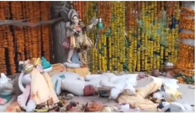 पश्चिम बंगालमध्ये हिंदूं देवतांच्या मूर्तींची तोडफोड, भाजपाने व्हिडीओ केला शेअर!