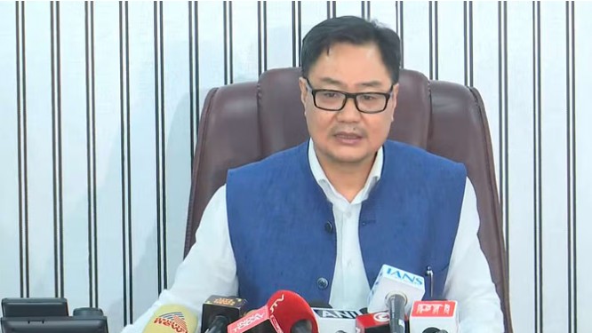 संसदेत वक्फ विधेयक मांडण्याची प्रक्रिया सुरू, प्रत्येक प्रश्नाचे उत्तर देण्यास तयार!