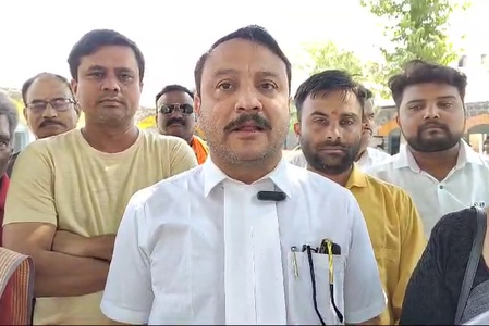 ‘हिंदू तालिबान’ शब्दावरून उद्धव ठाकरे, संजय राऊत आणि सुभाष देसाईंविरोधात तक्रार