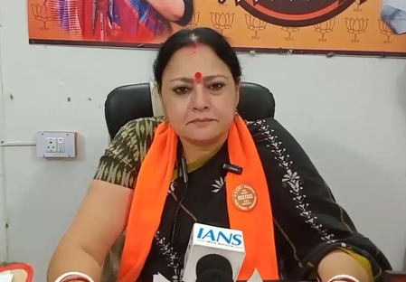 मुगल, चंगेज खान, औरंगजेब, बाबर, तैमूर ही नावे कशासाठी ?