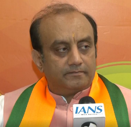 राहुल गांधींच्या संविधानावरील वक्तव्याबद्दल सुधांशु त्रिवेदींनी हाणला टोला