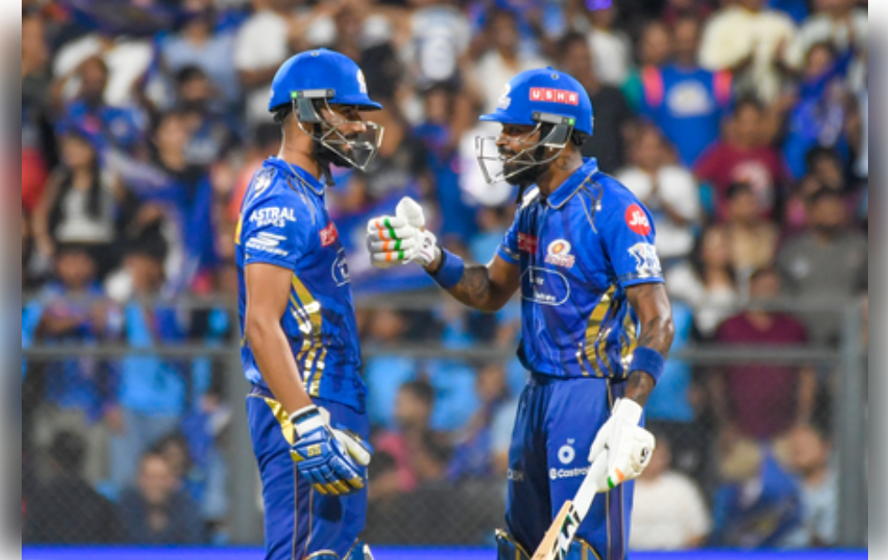 “‘बस नाम ही काफी है’ – पण प्रदर्शन कुठं आहे, मुंबई?”