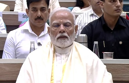 पंतप्रधान मोदींनी केला ‘णमोकार महामंत्र’ जप