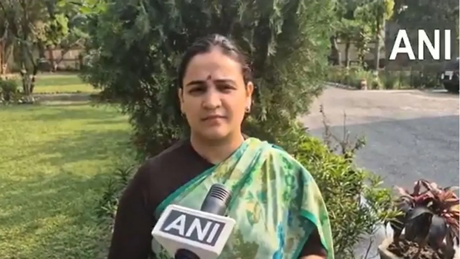 ममता बॅनर्जींचं वय झालंय!