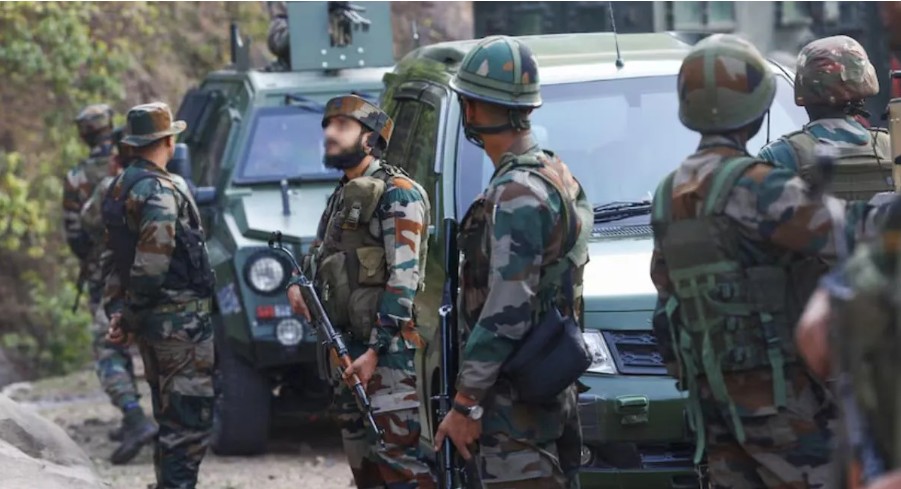 जम्मू आणि काश्मीरमध्ये सैनिकांकडून प्राध्यापकाला मारहाण?