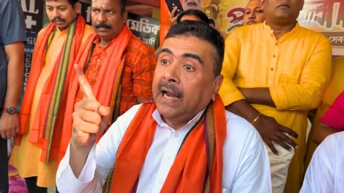 ‘बंगाली हिंदूंना वाचवा’, सुरक्षेसाठी परवानाधारक शस्त्रे द्या!