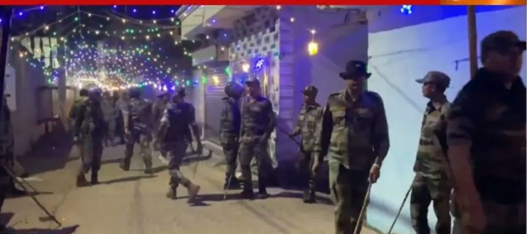 झारखंडमध्ये भजनाचा आवाज नकोसा झाला! केली दगडफेक!