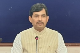 काँग्रेस देशाची मर्यादा संपवत आहे