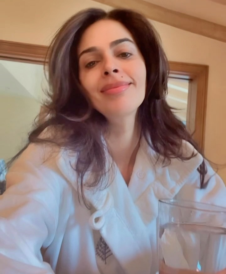 मल्लिका शेरावतला कोणते पेय देते नैसर्गिक ऊर्जा?