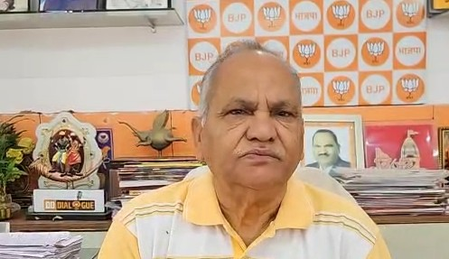 भीक मागणे पाकिस्तानचे काम