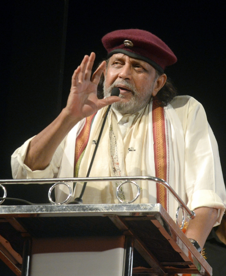 मिथुन चक्रवर्ती यांना मुंबई पालिकेने नोटीस दिली !