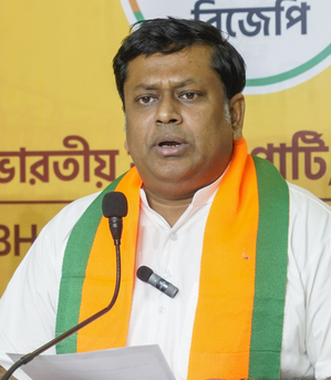 ममता बॅनर्जी यांनी माफी मागावी