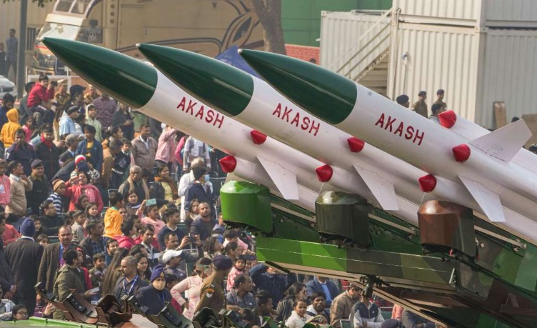 पाकला भरणार धडकी; लष्करी ताकदीच्या बळकटीकरणासाठी ५० हजार कोटी