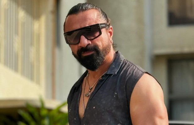 “हाऊस अरेस्ट” प्रकरणी एजाज खानसह निर्मात्यांवर गुन्हा दाखल