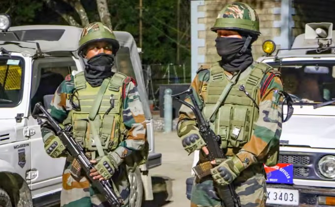 मणिपूरच्या चांडेल जिल्ह्यात झालेल्या चकमकीत १० दहशतवादी ठार