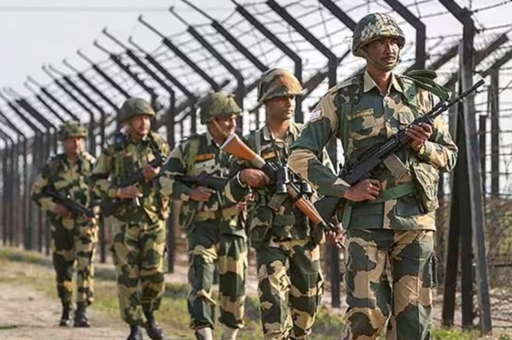 गुजरातमधील बनासकांठामध्ये पाकिस्तानी घुसखोराला घातल्या गोळ्या