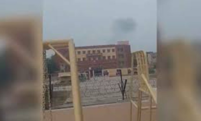 लाहोर स्फोटांनी हादरले! सायरन वाजताच नागरिकांची पळापळ