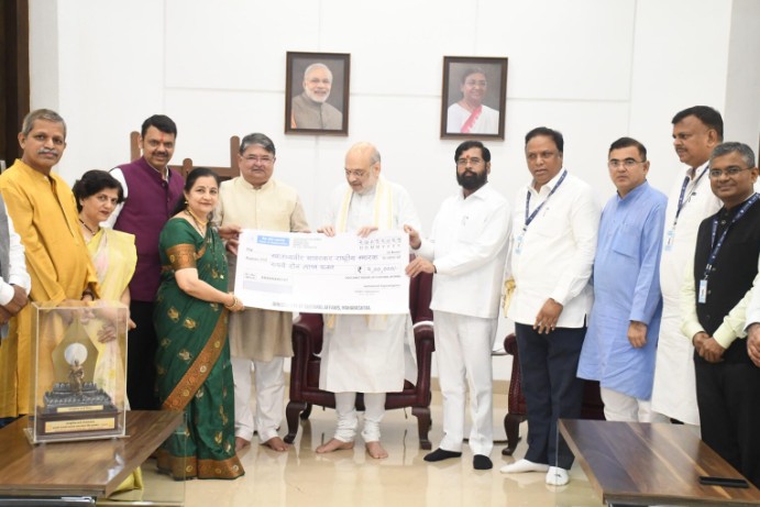 सावरकरांच्या ‘अनादि मी.. अनंत मी…’ गीतास शासनाचा ‘हा’ प्रथम पुरस्कार प्रदान!