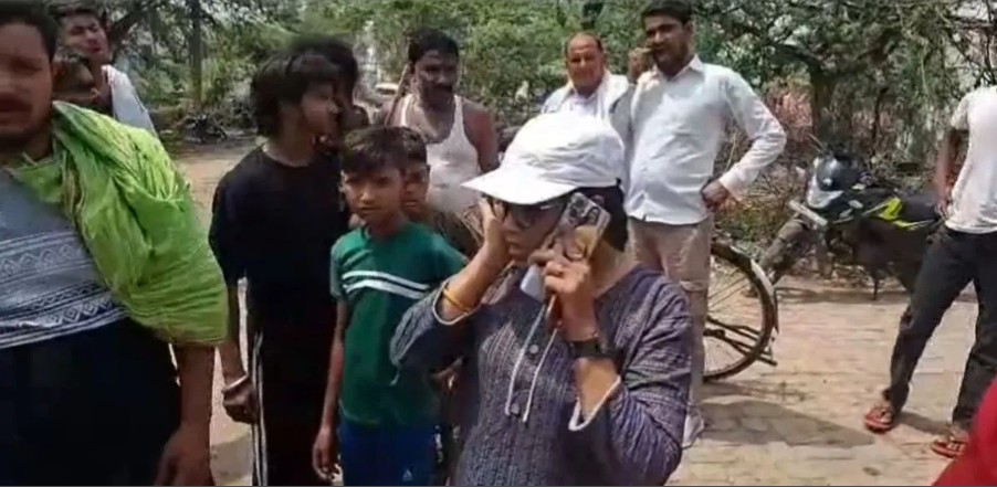 एअरगनने दोन डझनहून अधिक माकडांची हत्या!