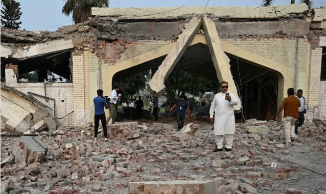 भारताच्या ड्रोन हल्ल्यात लाहोरमधील एअर डिफेन्स सिस्टीम उद्ध्वस्त!