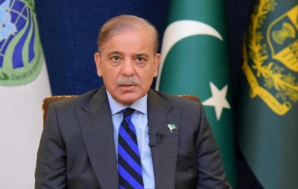 वाचवा!! पाकिस्तानने पदर पसरला