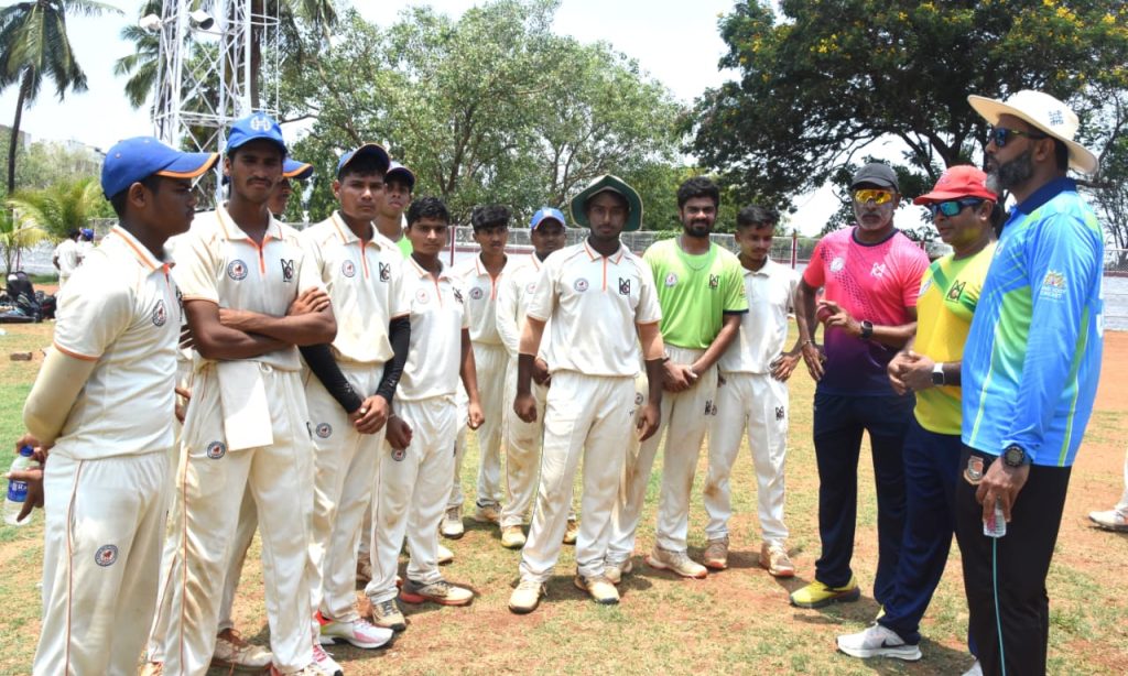 युवकांची गुणवत्ता पाहून श्रीलंकेचा माजी वेगवान गोलंदाज चामिंडा वास झाला खुश!