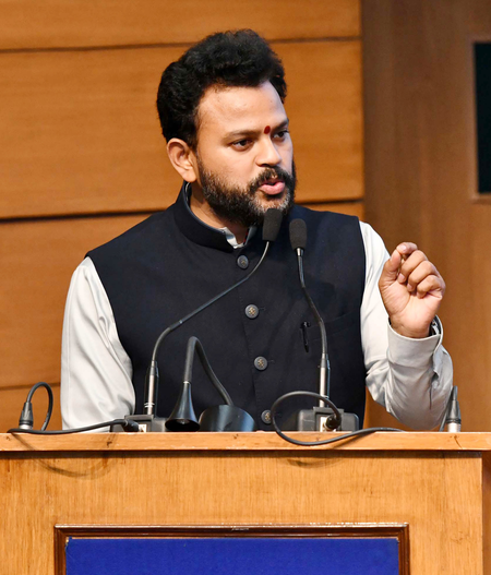 विमान अपघात : चौकशीसाठी उच्चस्तरीय समिती गठीत