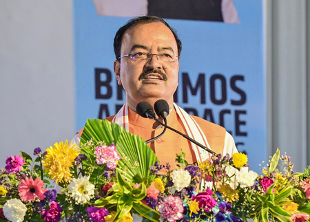 राहुल गांधी ‘पाकिस्तान चालीसा’ म्हणतात