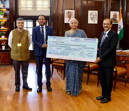 एसबीआयने सरकारला किती हजार कोटींचे लाभांश दिले?