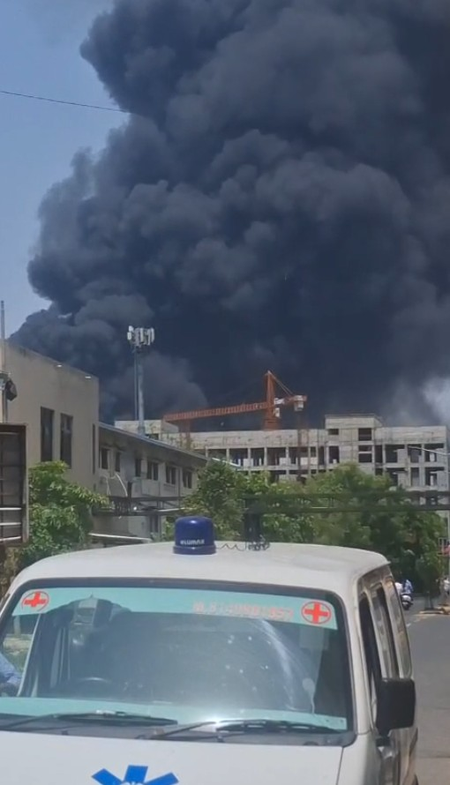 अहमदाबादमध्ये एअर इंडियाचे विमान कोसळले