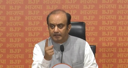 ५० वर्षांनंतरही संविधानाबद्दल विरोधकांची भूमिका काय ?