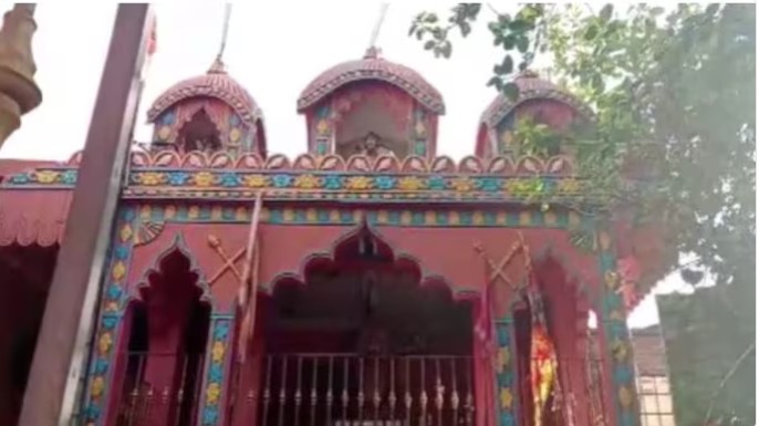 बंगाल: शिव मंदिराच्या तोडफोडीवरून हिंसाचार आणि दगडफेक; ४० जणांना अटक!