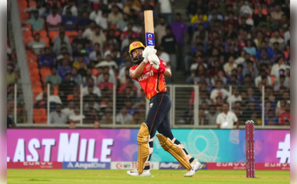 श्रेयसच्या फटकेबाजीचा पाऊस, मुंबई वाहून गेली; पंजाब फायनलमध्ये