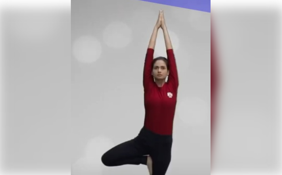 ‘वृक्षासन’ करा, तणाव आणि चिंता दूर होतील, आत्मविश्वासही वाढेल