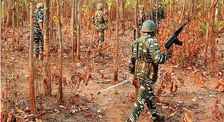 तेलंगणात १२ नक्षलवाद्यांचे आत्मसमर्पण!