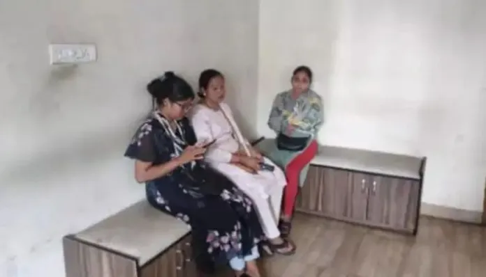 चर्चमध्ये गेलात तर हुशार व्हाल, रोग बरे होतील…विद्यार्थ्यांना भुलवणाऱ्या तीन महिला अटकेत