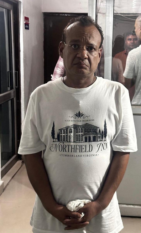 बनावट दूतावास चालवणारा हर्षवर्धन…