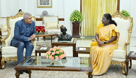 राष्ट्रपती द्रौपदी मुर्मू यांनी जगदीप धनखड यांचा राजीनामा स्वीकारला